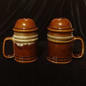 SALT & PEPPER SHAKERS